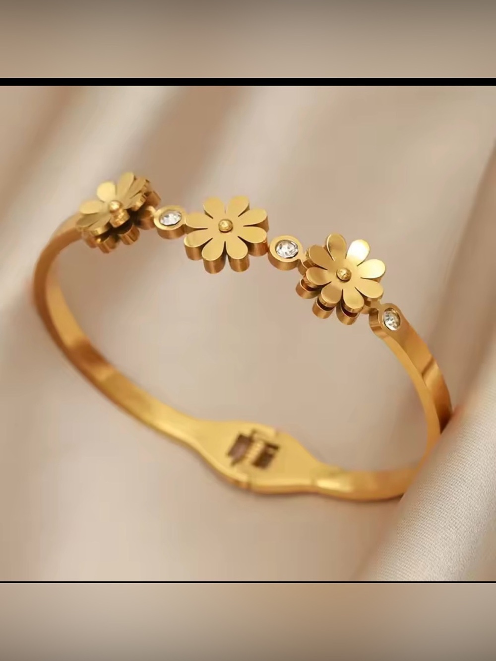 18k gold plated Floral Daisy Flower Bangle Bracelet